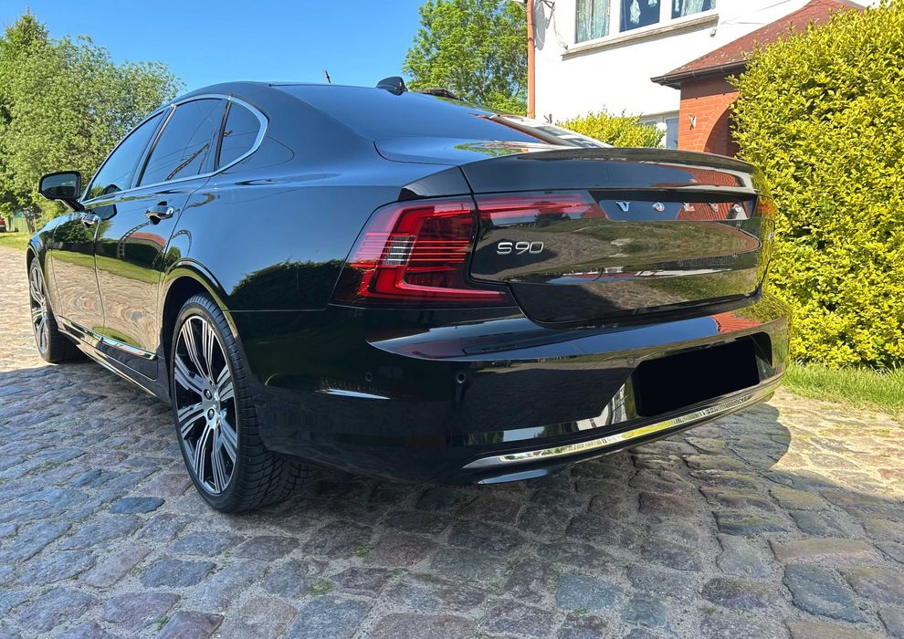 Volvo S90      2022