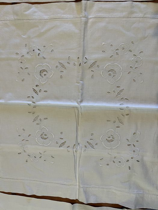 Almofadões bordados muito antigos