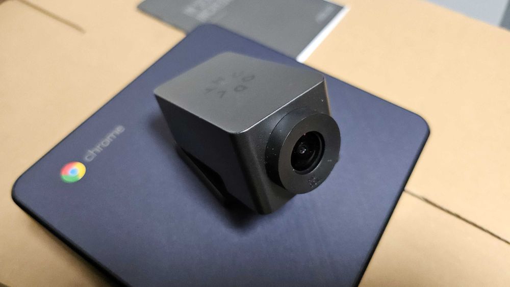 Komputer Asus Chromebox 3 z zestawem do videokonferencji