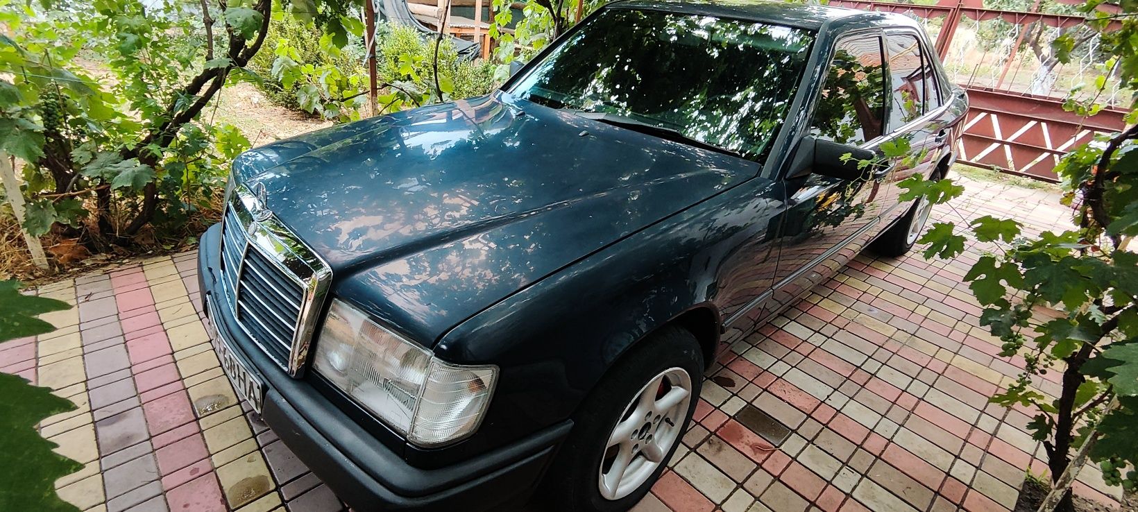 Mercedes-Benz 124