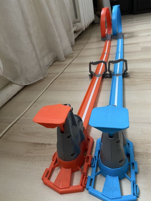 Трек Hot Wheels Подвійна петля