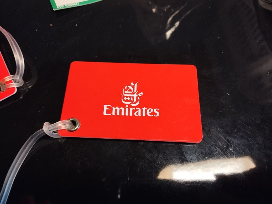Etiquetas da Emirates