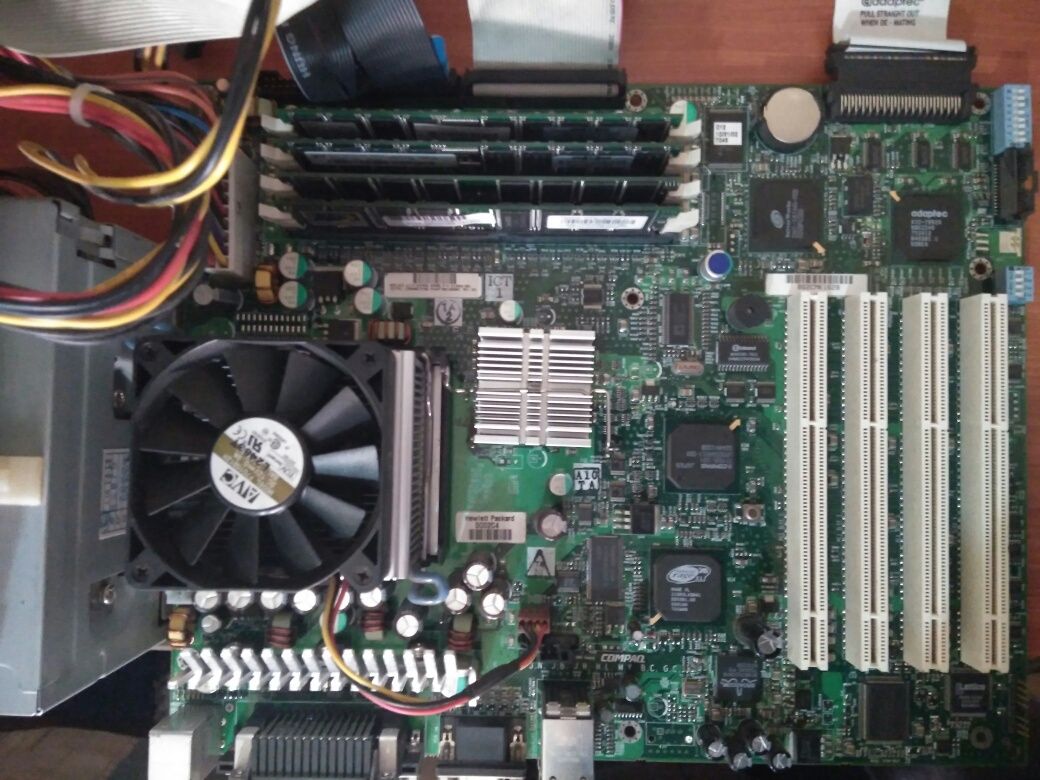 Motherboard PC HP + 2 Drives de Data Digital + EXTRAS