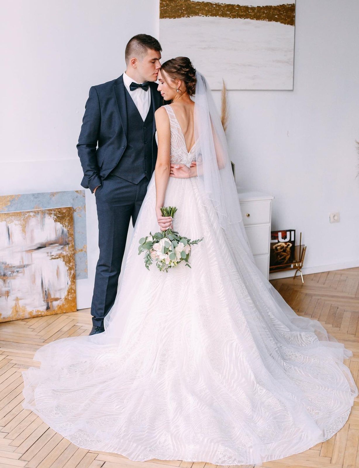 Неймовірна весільна сукня