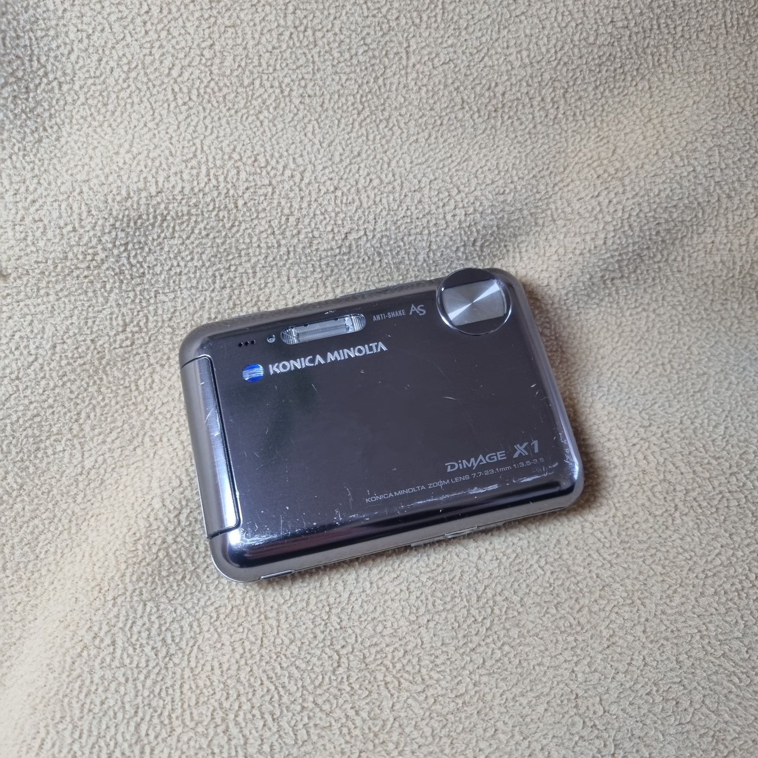 Konica Minolta DiMAGE X1 – elegancki kompakt w świetnym stanie