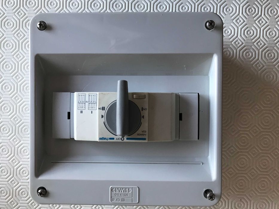 Comutador de electricidade Hager HIM404