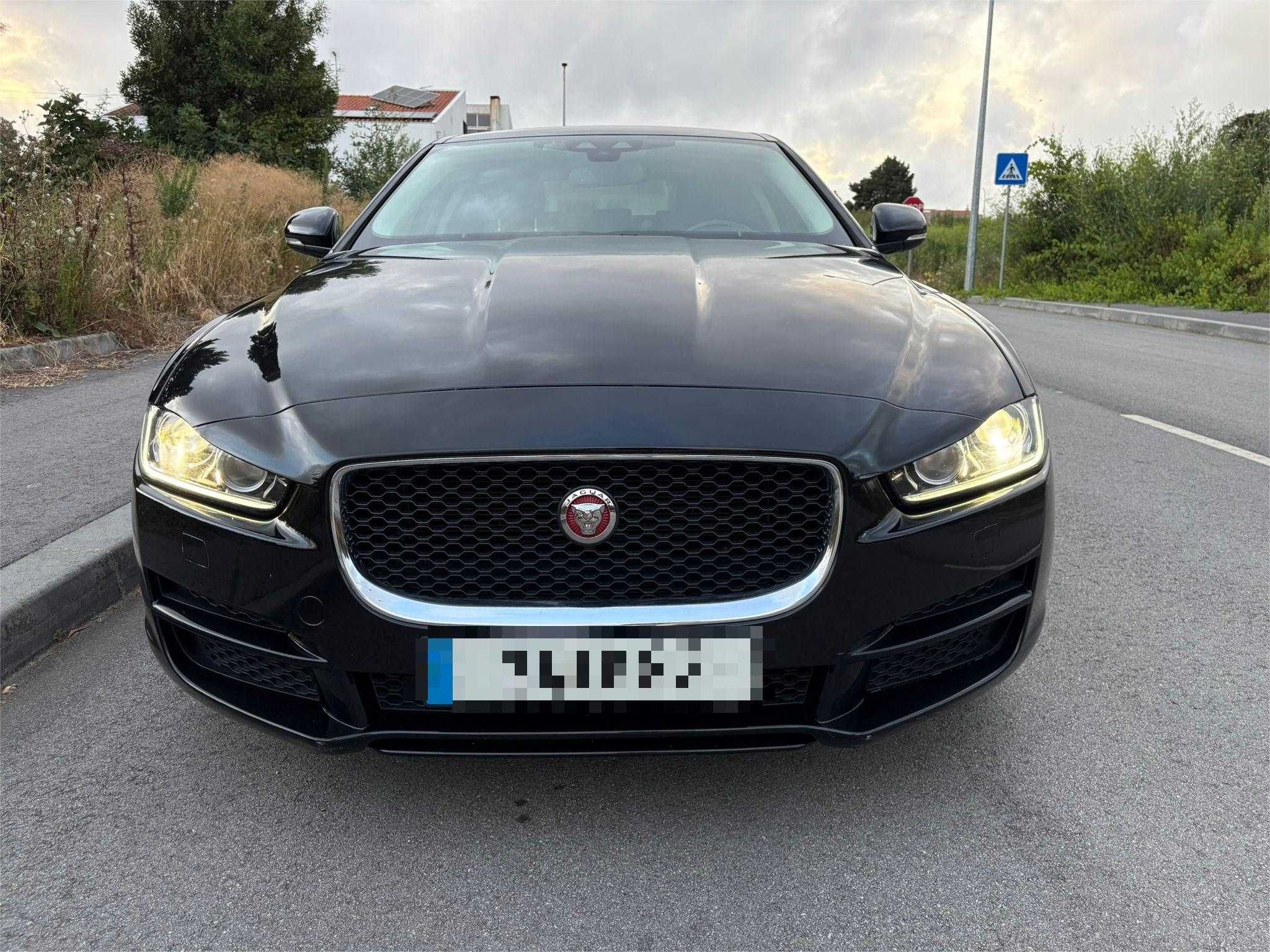 Jaguar XE 2.0 D Aut /Possibilidade de financiamento