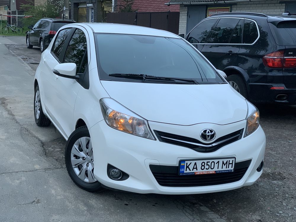 Toyota yaris 2012.1.3 avtomat