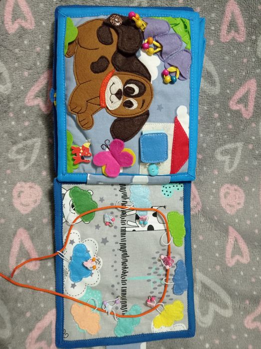 Розвиваюча книга з фетру.