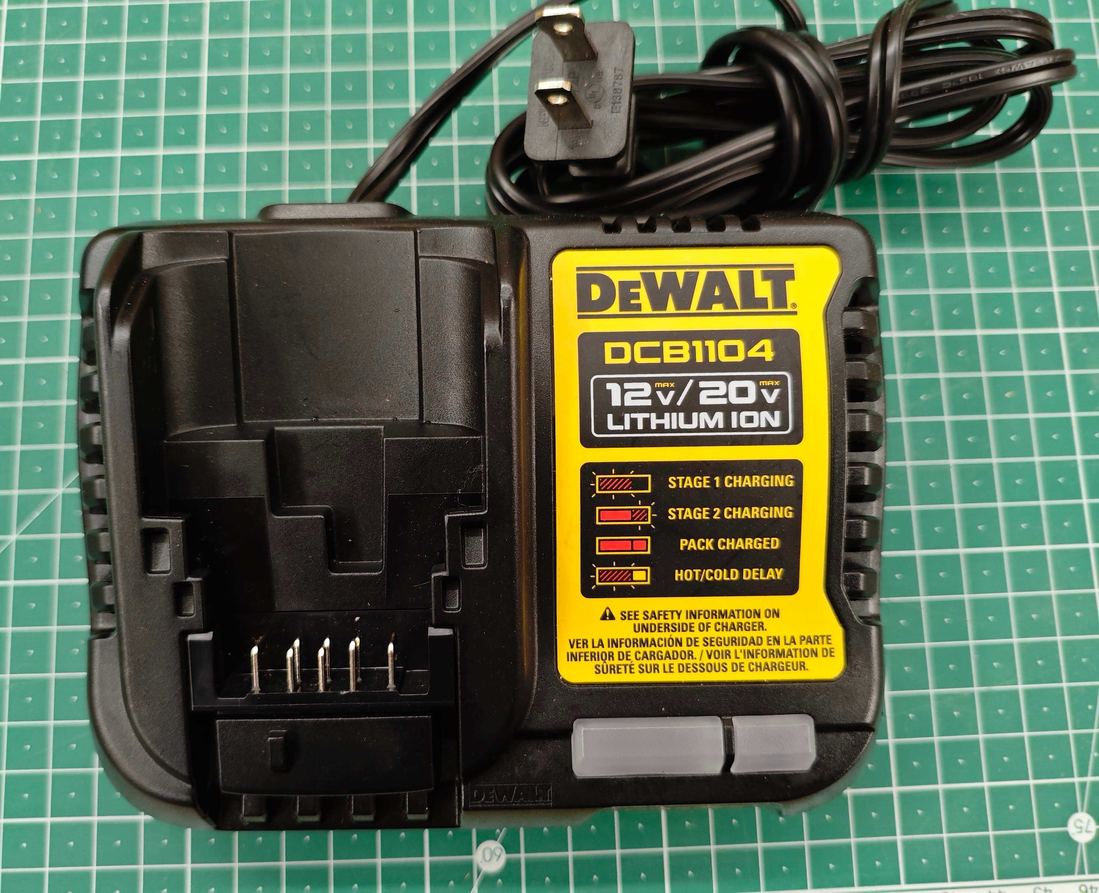 DeWALT DCB1104 12V/20V MAX зарядний пристрій на 120V ОРИГІНАЛ з США