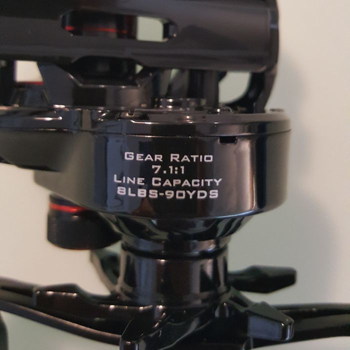 Carreto de casting para pesca de achigã (Novo a estrear)