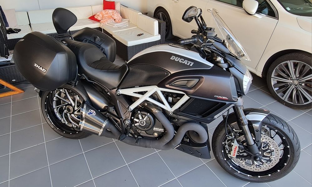 Kit malas e suporte shad para ducati diavel geração 1 e 2