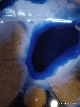 стільниця епоксидна смола та деревина.