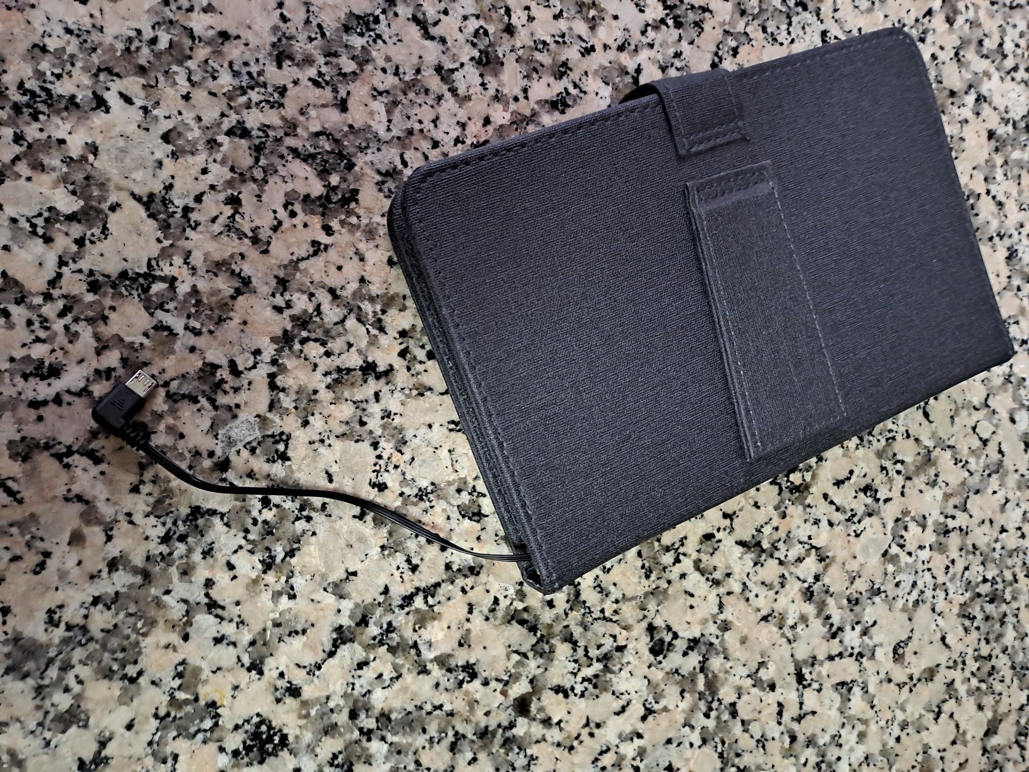 Vendo Tablet com pouco uso.