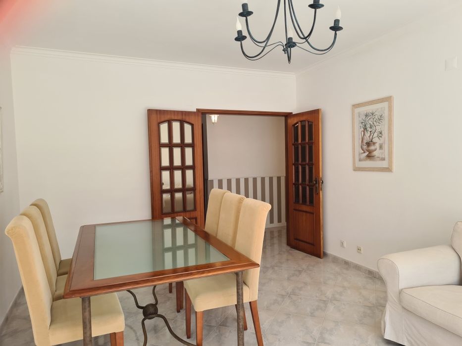 Mesa de jantar para sala e seis cadeiras pele pêssego