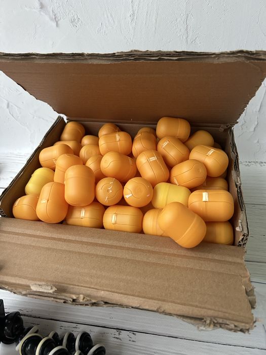 Капсули від кіндерів, 110 штук. цілий ящик