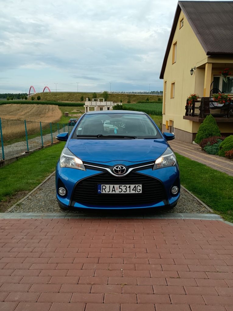 Toyota Yaris LIFT 2015R