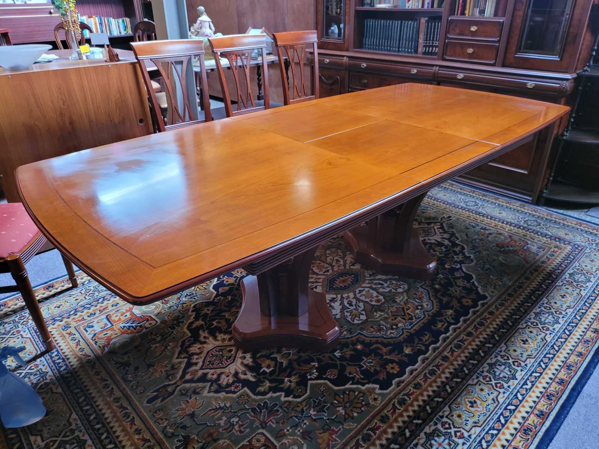 Excelente mesa de sala em madeira maciça (Cerejeira) - extensí