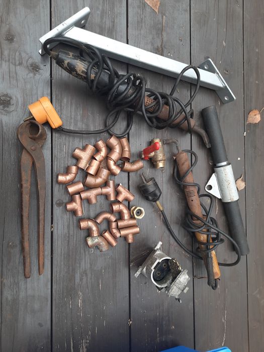 Młotki. kształtki miedziane. ścisk kowalski lutownice