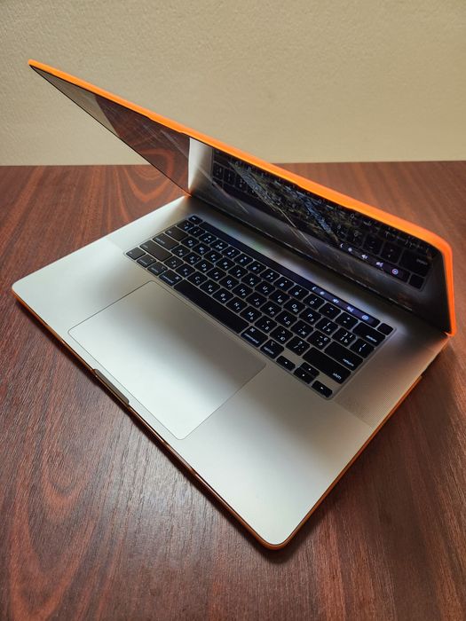 Apple MacBook Pro 16" Silver 2019 (MVVM2)