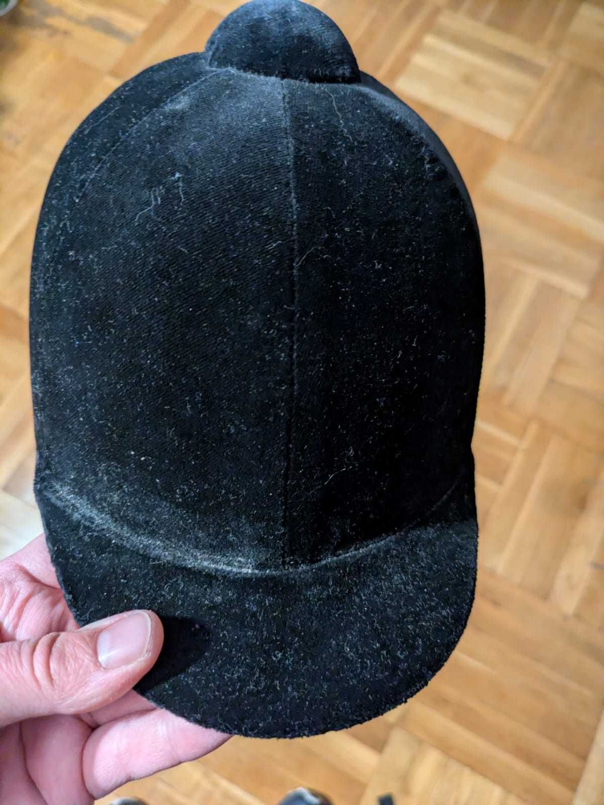 Toczek jeździecki dla dziecka 54 cm. Czarny zamsz.