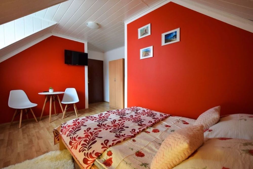 Apartamenty  Domki Pokoje Jacuzzi Bieszczady Nad Jeziorem Las w Górach