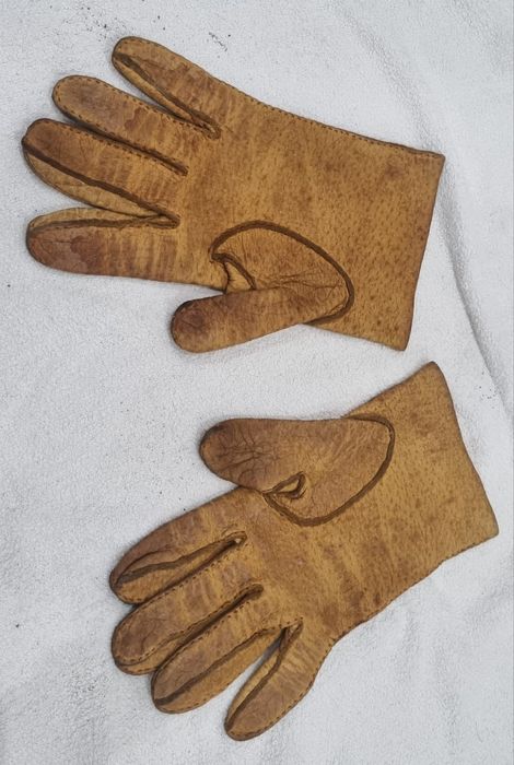 Luvas em Pele em bom estado