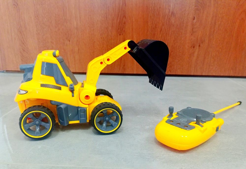 SMYK zabawka zdalnie sterowana koparka na pilot