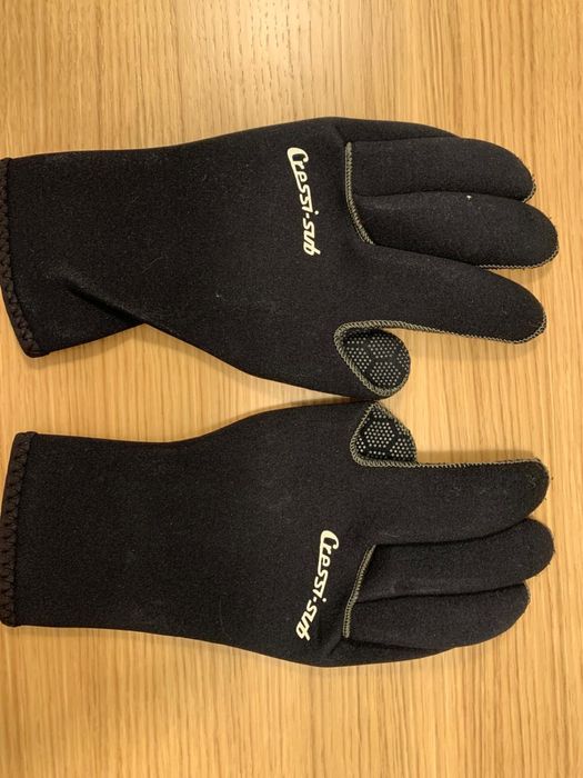 Fato e luvas de mergulho cressi