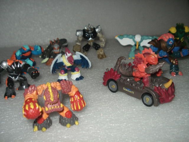 11 Antigas Figuras Gormiti