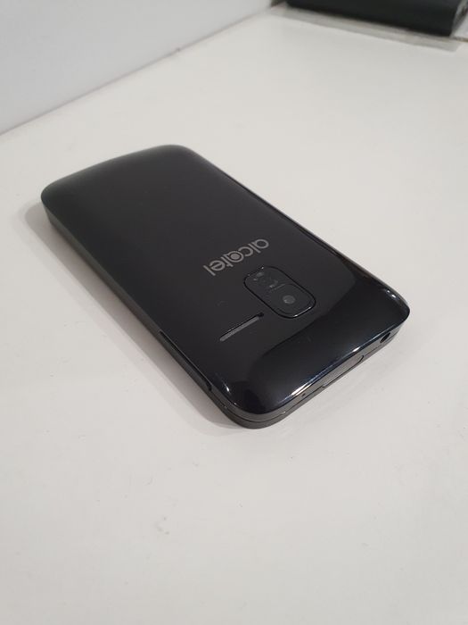 Dla seniora Telefon Alcatel Latarka Aparat Przycisk SOS