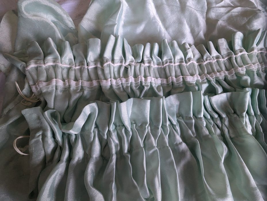 2 satynowa zaslony, groszkowe, seledynowe, zielone