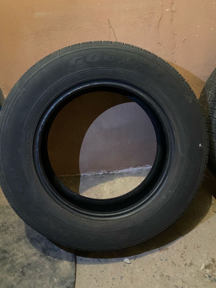 Продам комплект коліс 225/65 r 17.