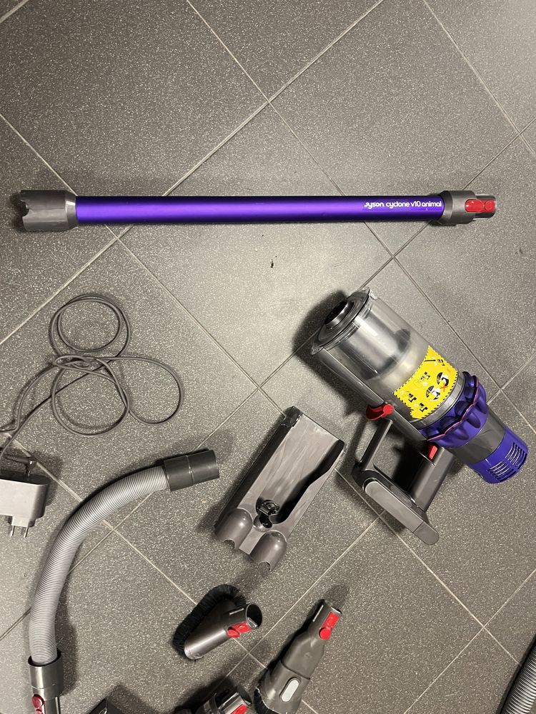 Dyson V10 odkurzacz pionowy bezworkowy