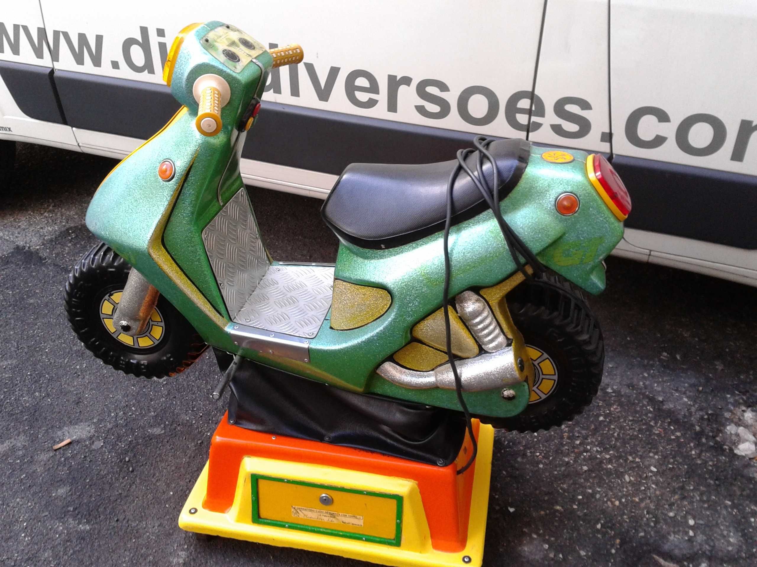 Diversão Infantil Scooter