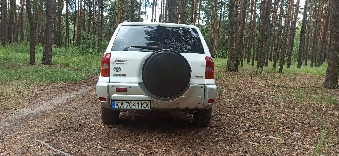 Toyota rav 4. 2 покоління