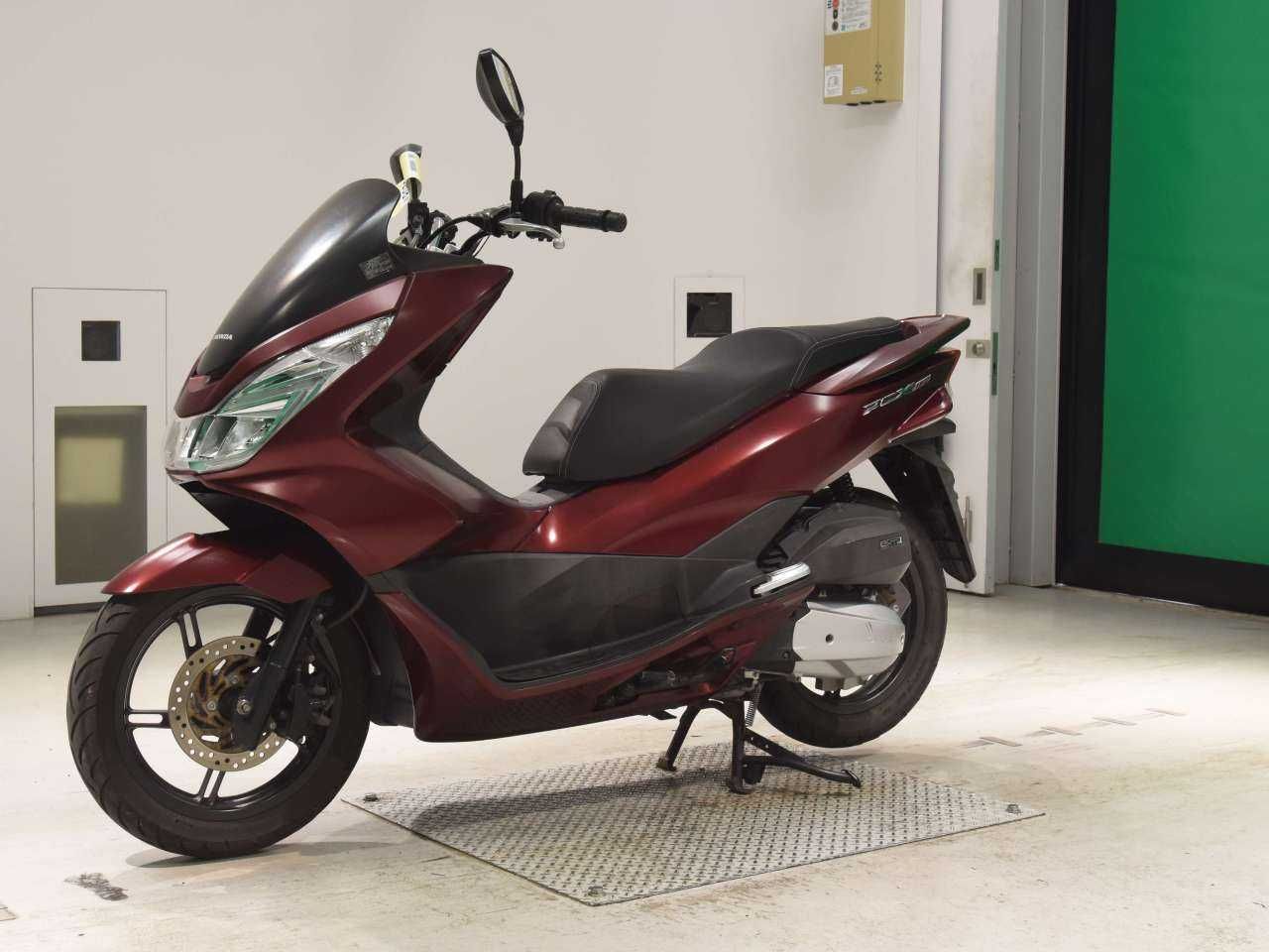 Купить японский скутер Honda PCX 150 KF18, мотосалон Артмото Полтава