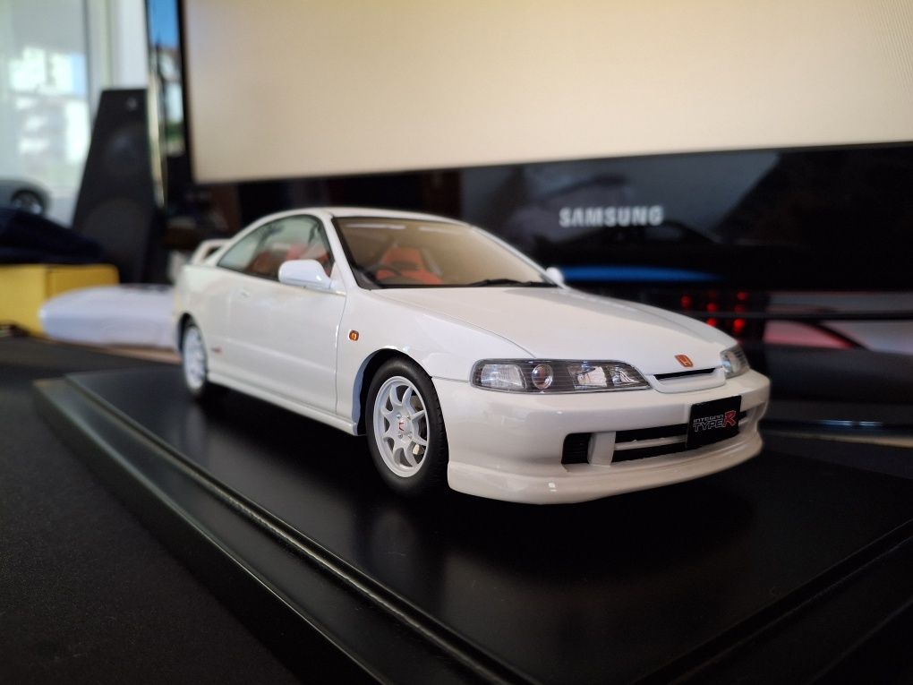 Otto Mobile 1:18 JDM Honda Intregra DC2 Type R
