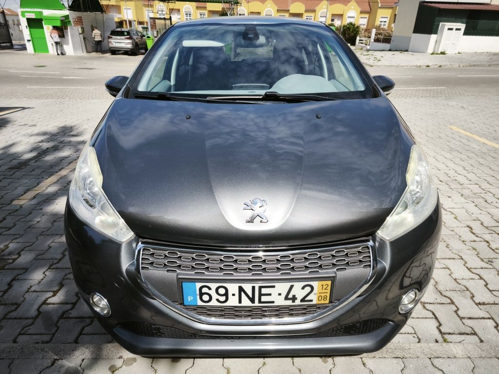 Peugeot 208 1.6 eHdi  114 CV Allure