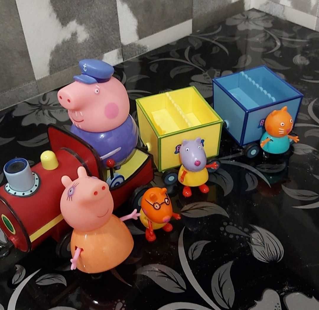 Наборы игровые Свинка Пеппа паровоз, автобус, школа, мебель, игрушки