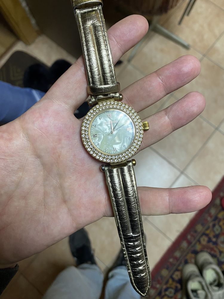 Женские наручные часы Oriflame рабочие оригинальные