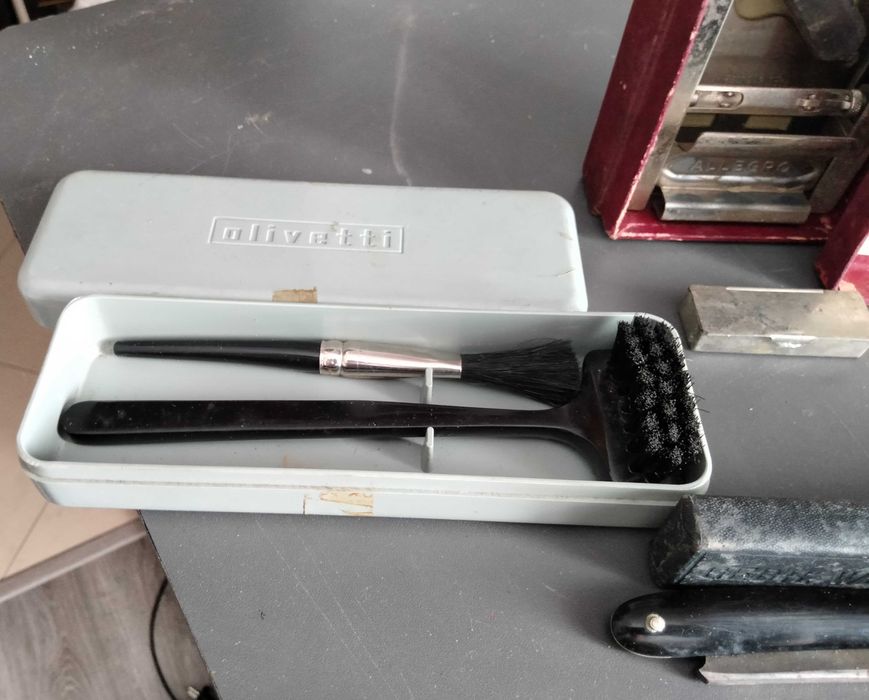 antigo conjunto de acessorios para barbearia