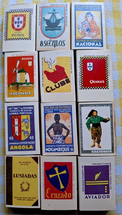 16 caixas de fósforos dos anos 80 tema figuras de Portugal coleção