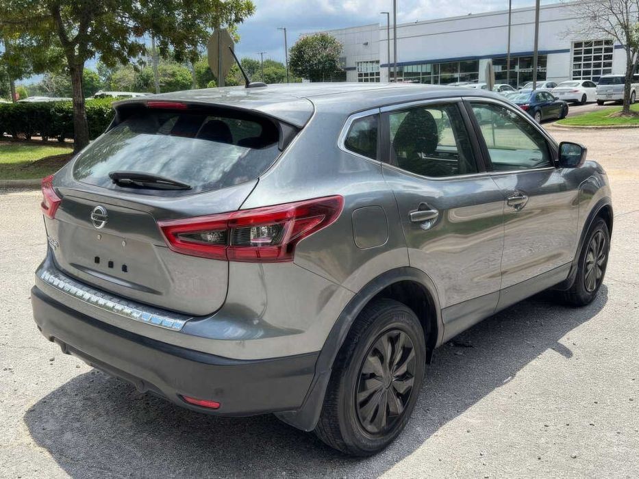 Nissan Rogue Sport      2020