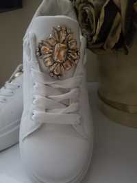 Buty trampki białe sneakersy kryształki beżowe 38