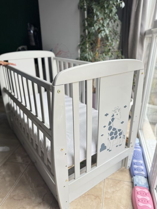 Дитяче ліжечко жираф