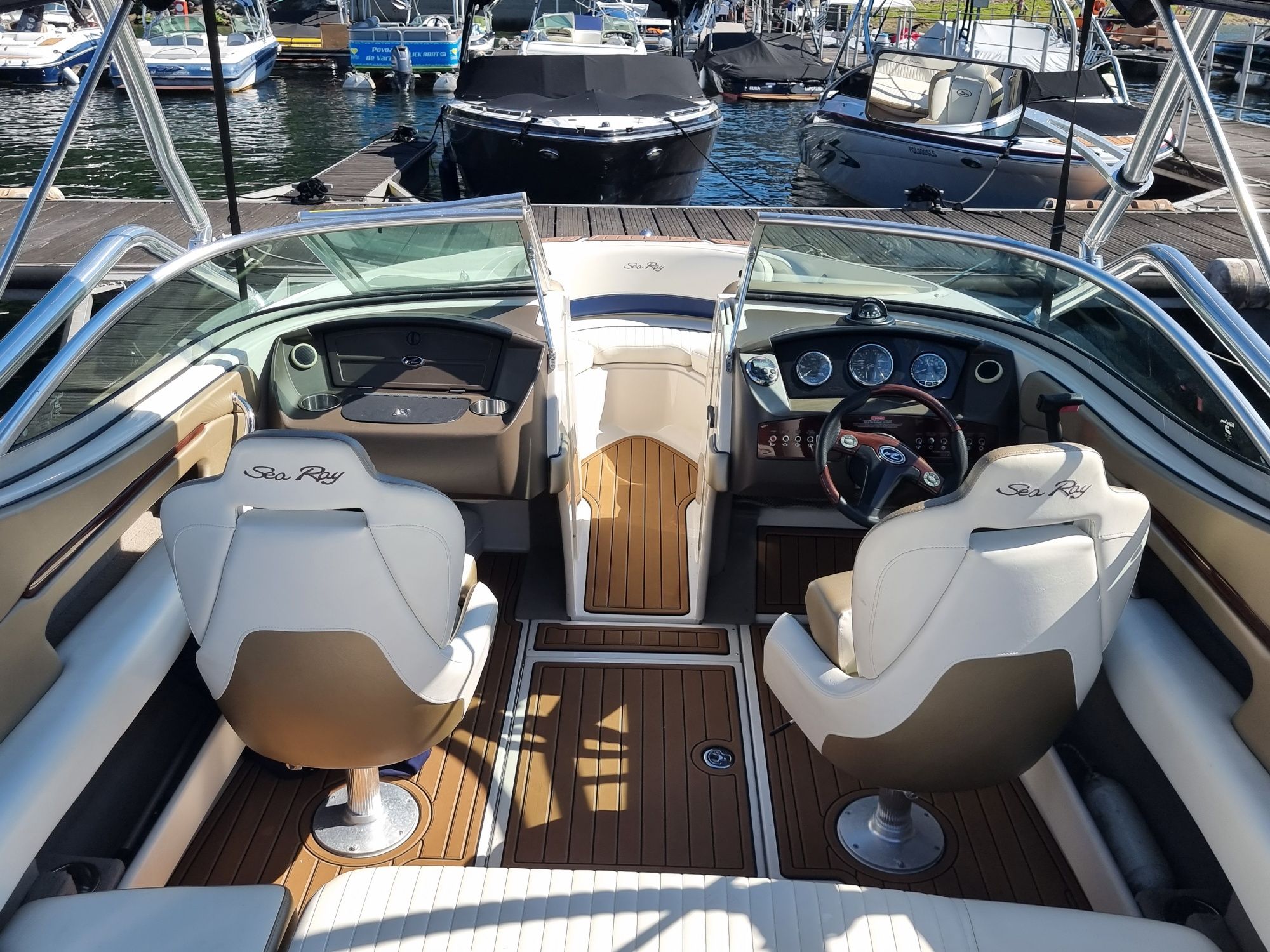 Sea ray 210 select 2007