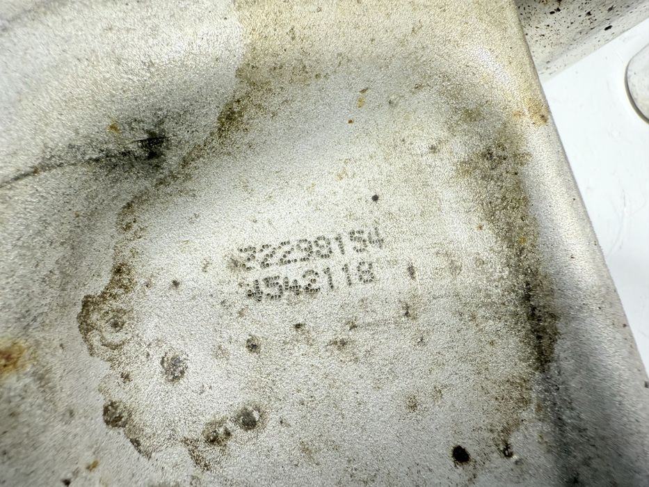 Volvo S60 3 III V60 2 II wahacz dolny lewy prawy 18-25