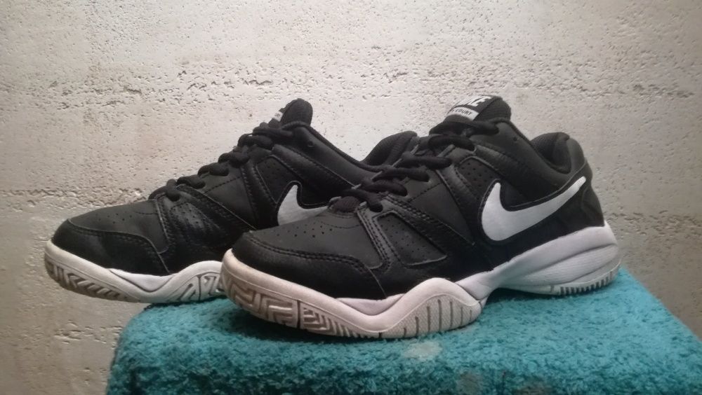 NIKE CITY COURT 7 r.36,5 skóra stan bardzo dobry