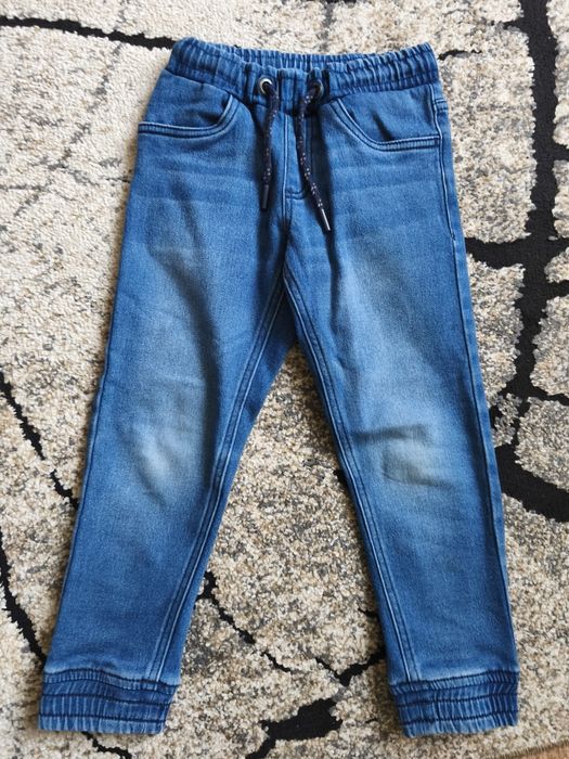 Jeansowe spodnie dla chłopca, rozmiar 116